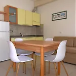 Apartament La Marina 2 *